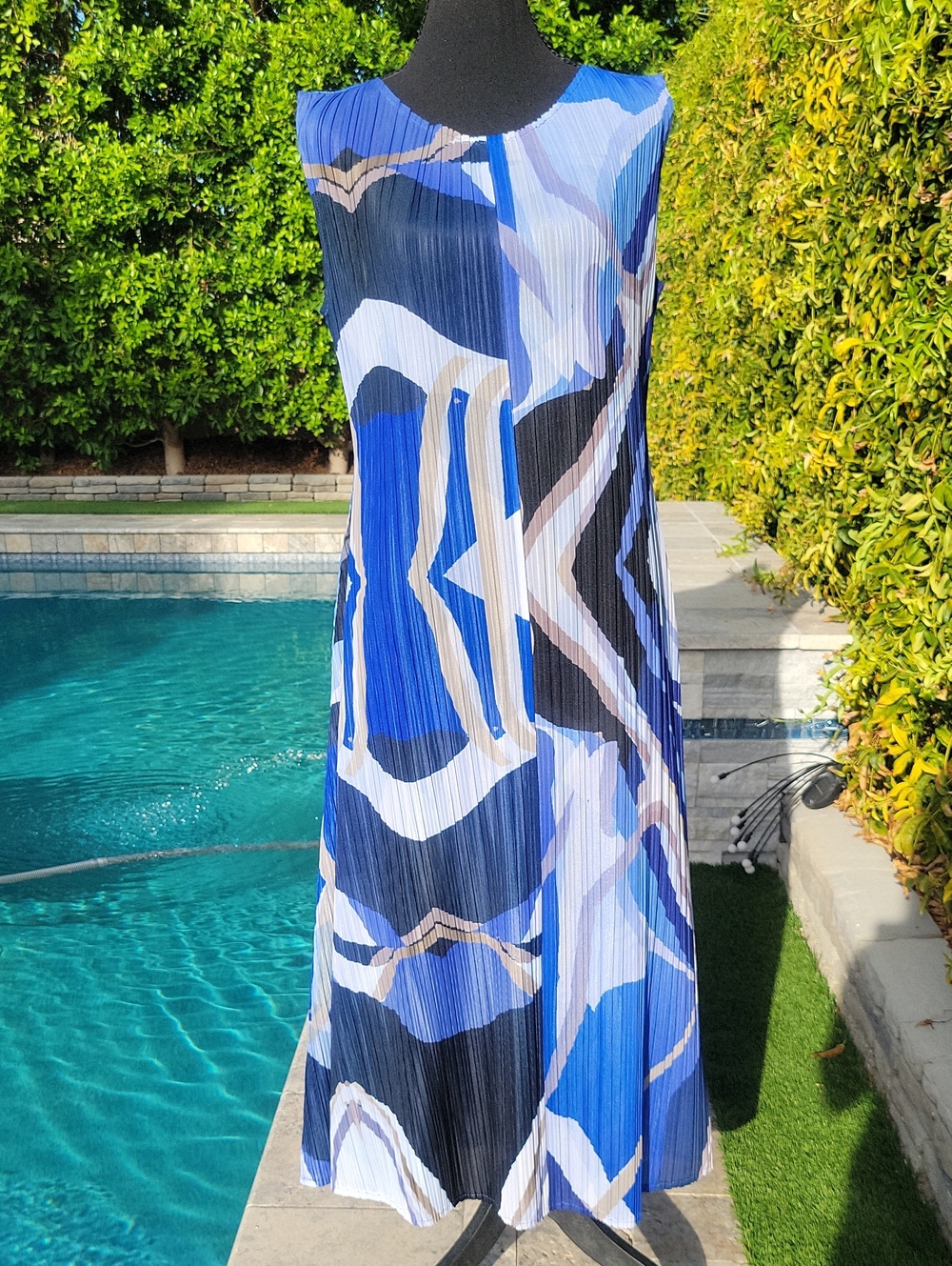 Ming Wang Abstract Patriot Blue & White Crinkle Pleated Dress M